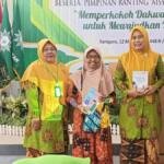 Menyimak Materi Parenting Milad Aisyiyah Ke-109 PCA Kanigoro Kabupaten Blitar