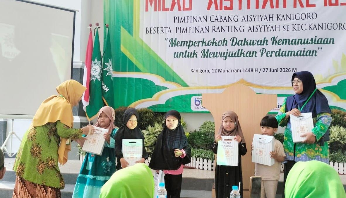 Milad ke-109, Aisyiyah Kanigoro Perkuat Dakwah Kemanusiaan dari Masjid Nailur Roja’