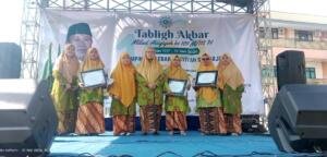 PDA Sidoarjo Beri Penghargaan Guru Purna Tugas pada Milad Aisyiyah ke-109
