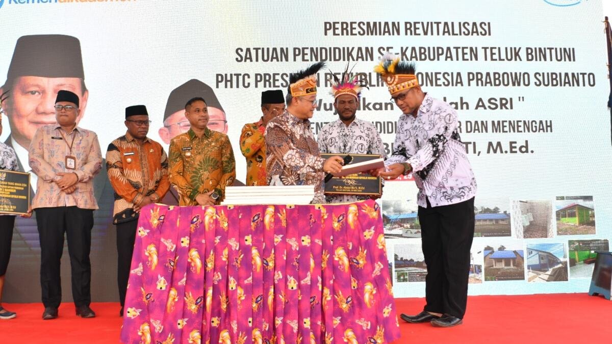 Penantian 30 Tahun Berakhir, Sekolah di Teluk Bintuni Kini Punya Fasilitas Baru