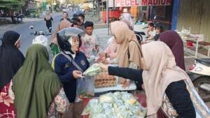 PRM dan PRA Srembi Bagikan 100 Paket Sayur Gratis untuk Warga