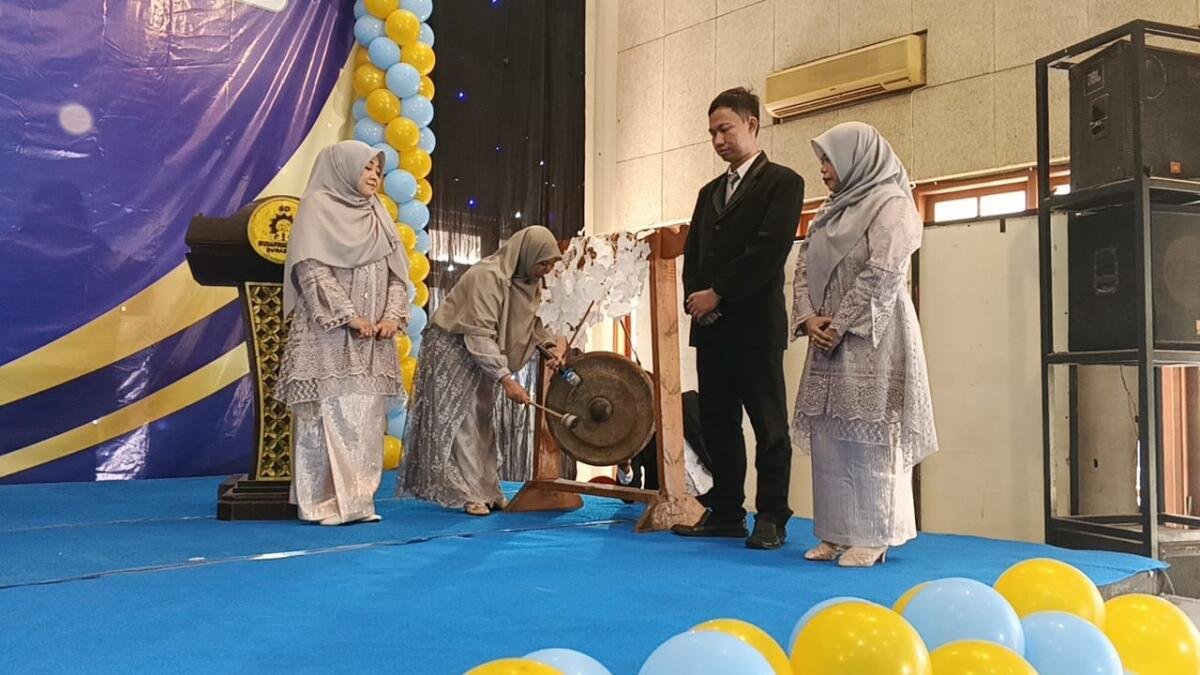 Pukul Gong Kelulusan, SD Muhammadiyah 22 Surabaya Wisuda 78 Siswa Angkatan ke-60