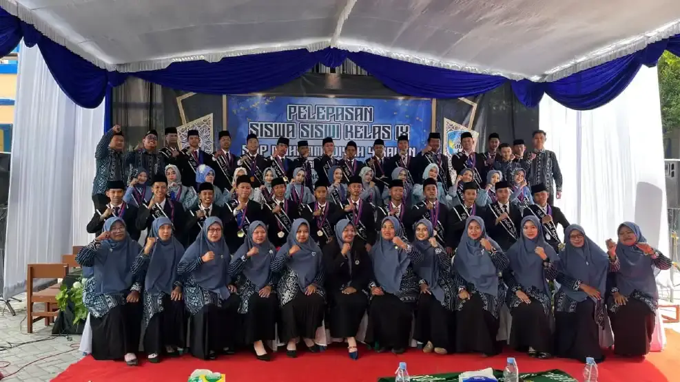 Raih Mimpi dengan Restu Orang Tua, Pelepasan Kelas IX SMP Muhammadiyah 4 Balen Sarat Makna