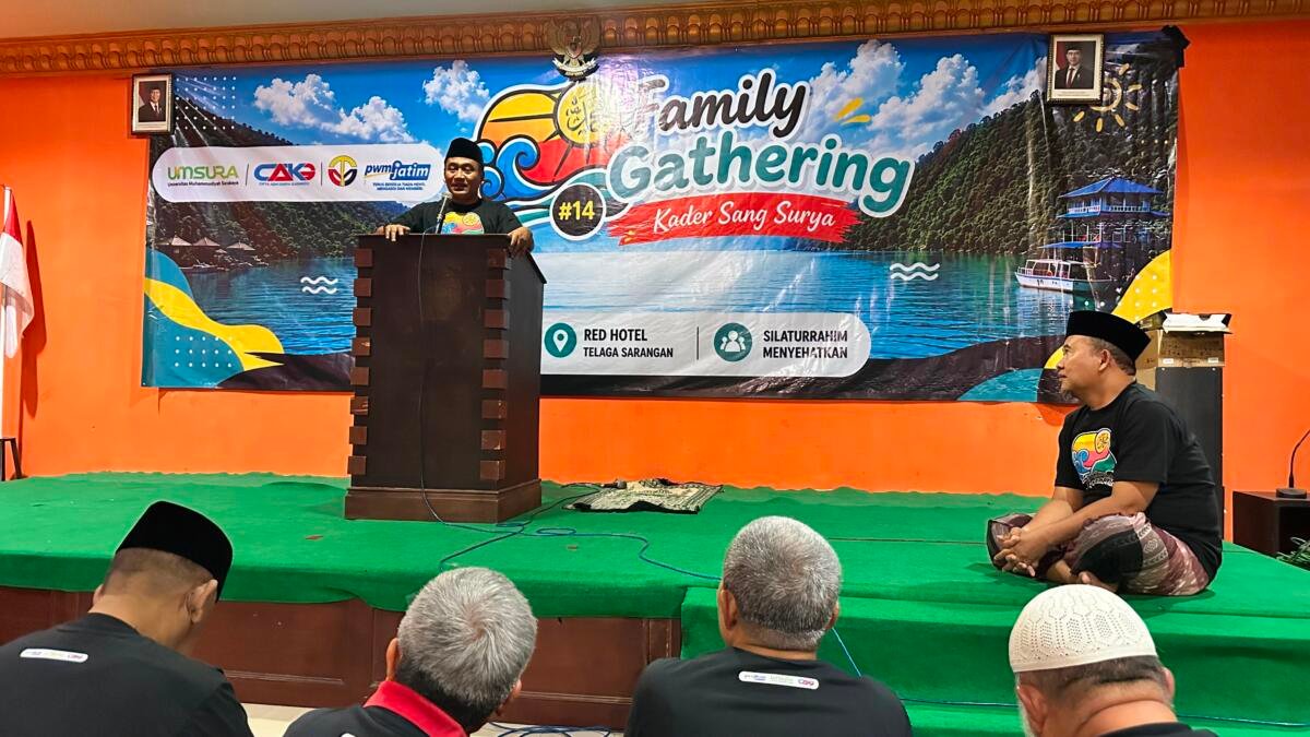 Rektor Umsura: Family Gathering adalah Terapi Psikososial