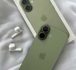 Android vs iPhone dalam Perspektif Islam: Antara Apresiasi, Prasangka, dan Ego Digital