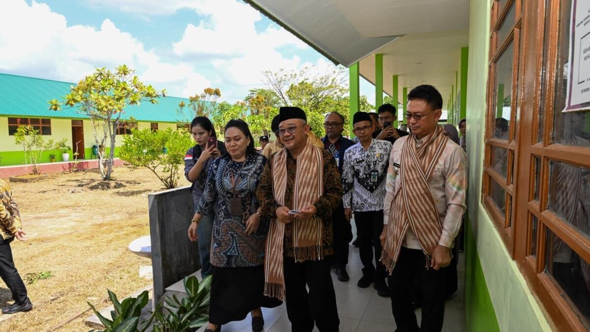Revitalisasi Sekolah Kemendikdasmen Tingkatkan Semangat Belajar Murid di Pontianak