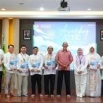 SD Muhammadiyah Manyar Berikan Penghargaan kepada Guru dan Karyawan Berprestasi