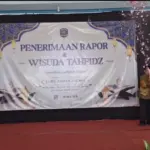 SD Muhammadiyah Plus Kota Mojokerto Gelar Wisuda Tahfidz dan Resmikan Sekolah Digital