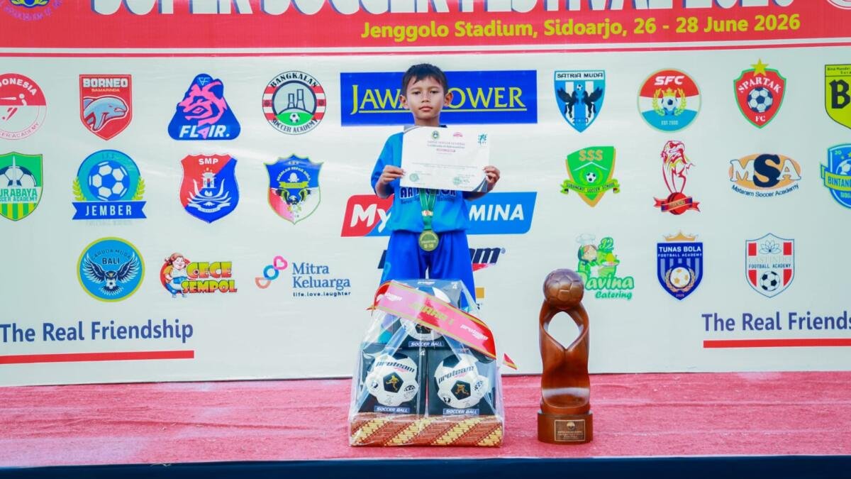 Siswa SD Muhammadiyah 18 Surabaya Juarai Turnamen Sepak Bola Internasional