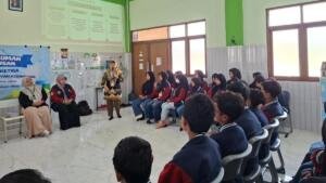 Tangis Haru Warnai Kelulusan 100 Persen Siswa Kelas VI SD Almadany