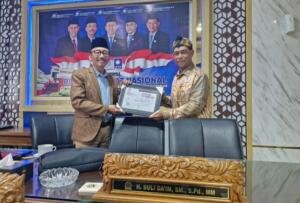 Terima Penghargaan Tokoh Inspiratif Peduli Anak, Suli Da’im Ajak Semua Pihak Lindungi Anak di Era Digital