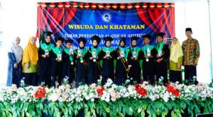 11 Santri TPQ Aisyiyah Al-Karomah Tangkil Tengah Diwisuda