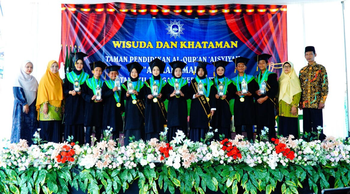 11 Santri TPQ Aisyiyah Al-Karomah Tangkil Tengah Diwisuda