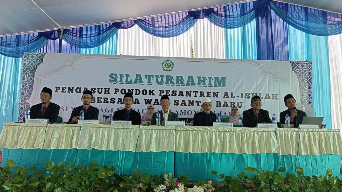 700 Wali Santri Hadiri Silaturahim Ponpes Al-Ishlah, Pengasuh Kenang Awal Berdirinya Pesantren
