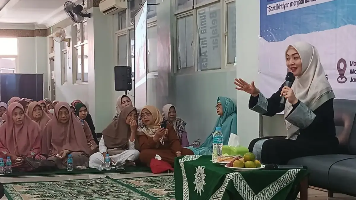 Angelina Sondakh Ajak Jamaah Menjadikan Ujian Jalan Menuju Allah - PWMU.CO
