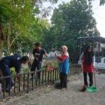 Awali Tahun Ajaran Baru, Guru SMP Muhammadiyah 12 Paciran Gelar Jumat Bersih dan Makan Bareng