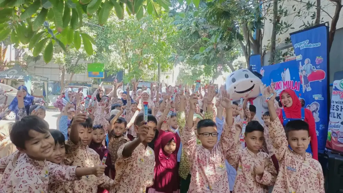 Belajar Adab Makan dan Minum, Murid SD Mugres Kampus B Dapat Edukasi Gizi Bersama Cimory