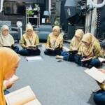 Charger Keimanan Sebelum Menyapa Siswa: Rutinitas Pagi Guru SDMM Lewat Ngaji Morning