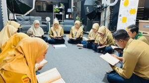 Charger Keimanan Sebelum Menyapa Siswa: Rutinitas Pagi Guru SDMM Lewat Ngaji Morning