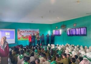 Damkar Bekali Siswa MI Muhammadiyah 2 Kedungbanteng Budaya Tanggap Bencana Sejak Dini
