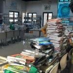 Dukung Prestasi Siswa, Perpustakaan SMP Muhammadiyah 1 Surabaya Distribusikan Buku Paket