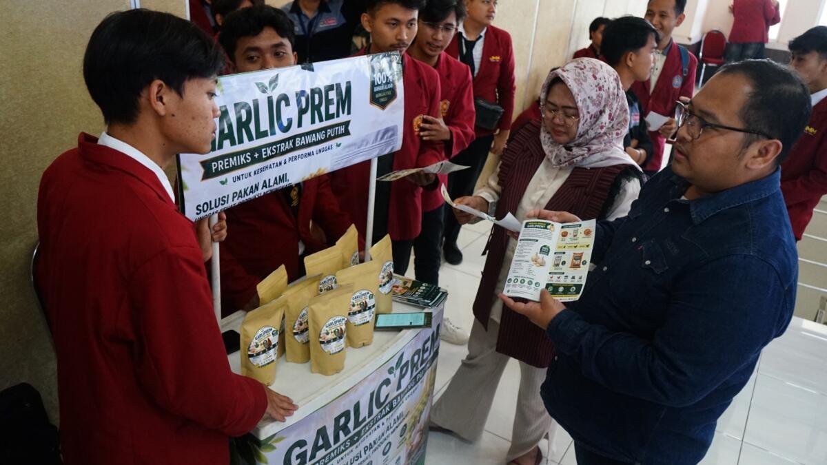 Feed Innovation Expo 2026, Mahasiswa Peternakan UMM Ciptakan Suplemen Ternak Pengganti Antibiotik
