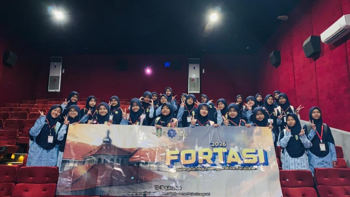 Fortasi SMP MBS Jombang Ajak Siswa Baru Nonton Film Children of Heaven