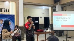 Gandeng PMI, KKN T Umsida Bekali Remaja Seketi Keterampilan Pertolongan Pertama