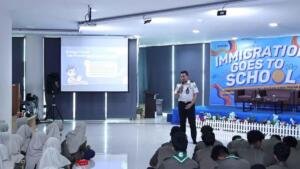 Imigration Goes to School: Cara Smamio Cetak Generasi Melek Keimigrasian