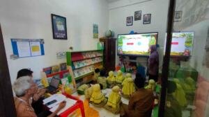 Jadi Sekolah Model Nasional, TK ABA 36 PPI Gresik Diuji Coba Bahan Ajar Digital Interaktif