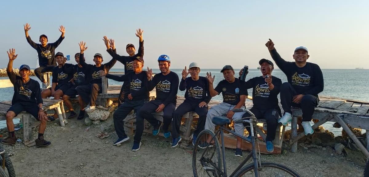 Jamaah Gowes Imut Takerharjo Bersepeda ke Pantai Kemantren