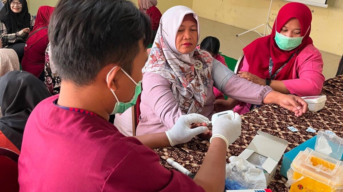 KKN T Umsida Gelar Program Sehati Bersama RS Emma di Mindugading