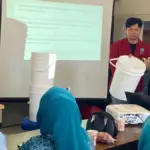 KKN-T Umsida Ubah Sampah Organik di Desa Candipari Jadi Pupuk Cair