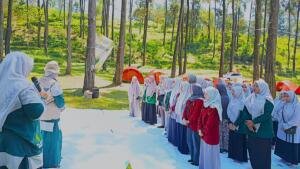 Komitmen Kader Nasyiah Digaungkan dalam Zero Waste Camp di Pinus Prigen Jungle Park
