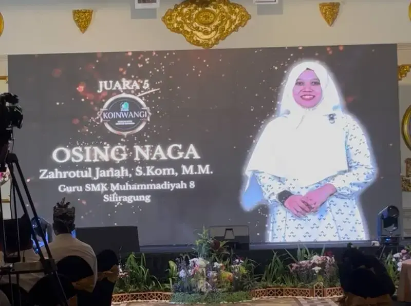 Banggakan Dunia Pendidikan, Guru SMK Muhammadiyah 8 Siliragung Terima Penghargaan Bupati Banyuwangi di Koinwangi 2026