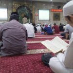 Ingin Didoakan Malaikat? Lakukan Amalan Sederhana Ini di Dalam Masjid