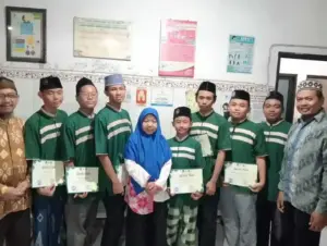 Santri PAM KH Achmad Dahlan Lulus Munaqosah GenQ45, dr. Zuhrotul Mar’ah Beri Apresiasi