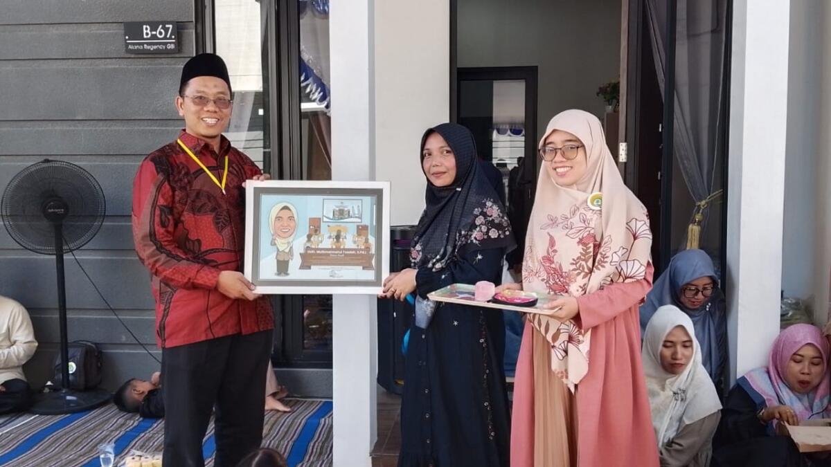 Silaturahim dan Tali Asih Warnai Arisan Keluarga Besar SD Musix, Guru Bahasa Arab Dilepas Setelah 20 Tahun Mengabdi