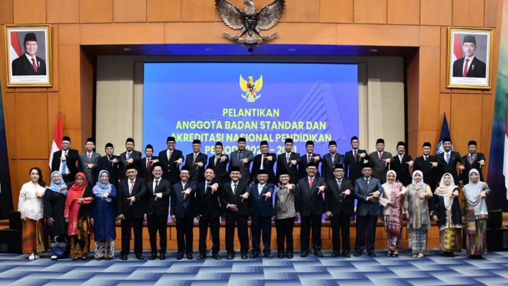 Rektor Umsida dan Tokoh Aisyiyah Jatim Resmi Dilantik sebagai Anggota BSANP Kemendikdasmen 2026–2031