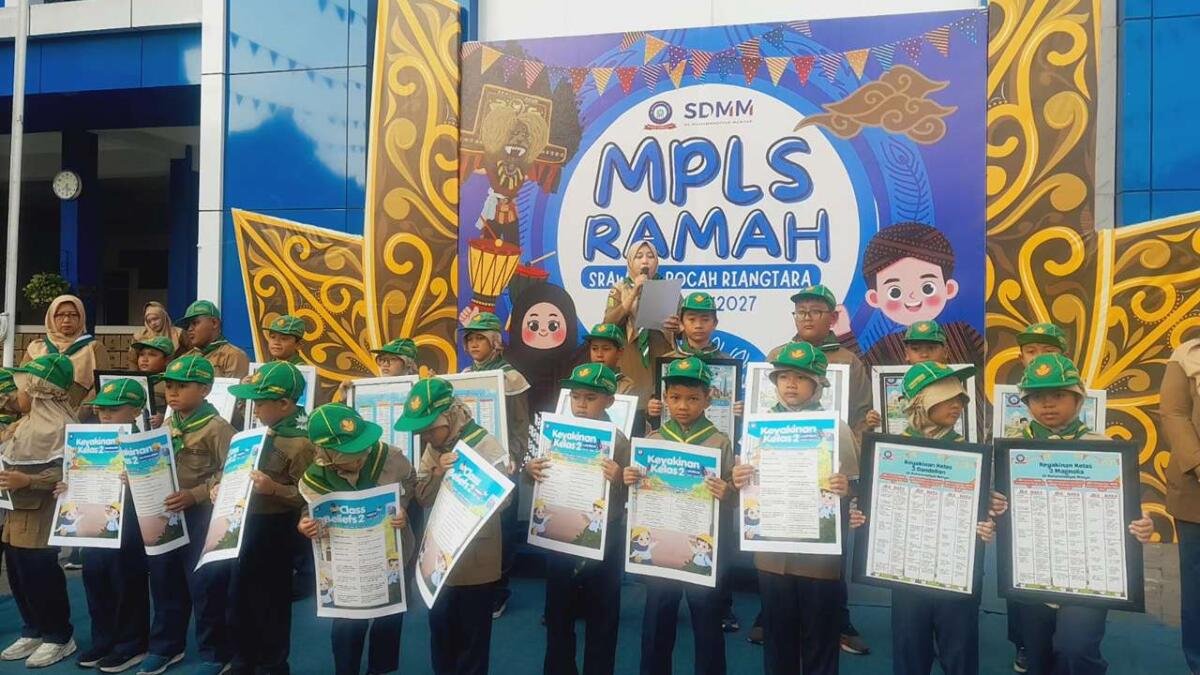 MPLS Ramah SD Muhammadiyah Manyar Ditutup dengan Penguatan Karakter, Demokrasi, dan Deklarasi Sekolah Happy Tanpa Bully
