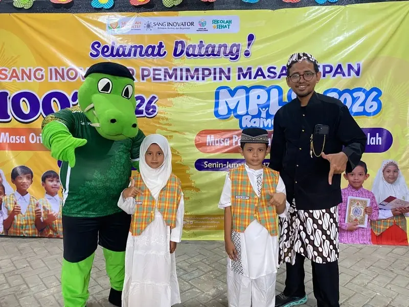 Maskot Jojo dan Jajan Tradisional Rangin Warnai Hari Pertama Sekolah Inovatif Jagir