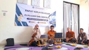 Rapat Kerja dan Evaluasi Diri Sekolah Jadi Langkah Strategis SMP Muhammadiyah 8 Gresik Tingkatkan Mutu Pendidikan