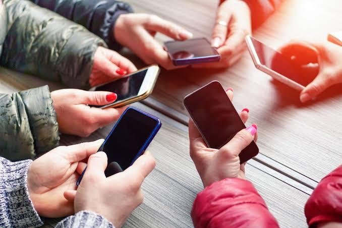 Lebih Takut Kehilangan HP daripada Kehilangan Iman? Renungkan Pesan Ini
