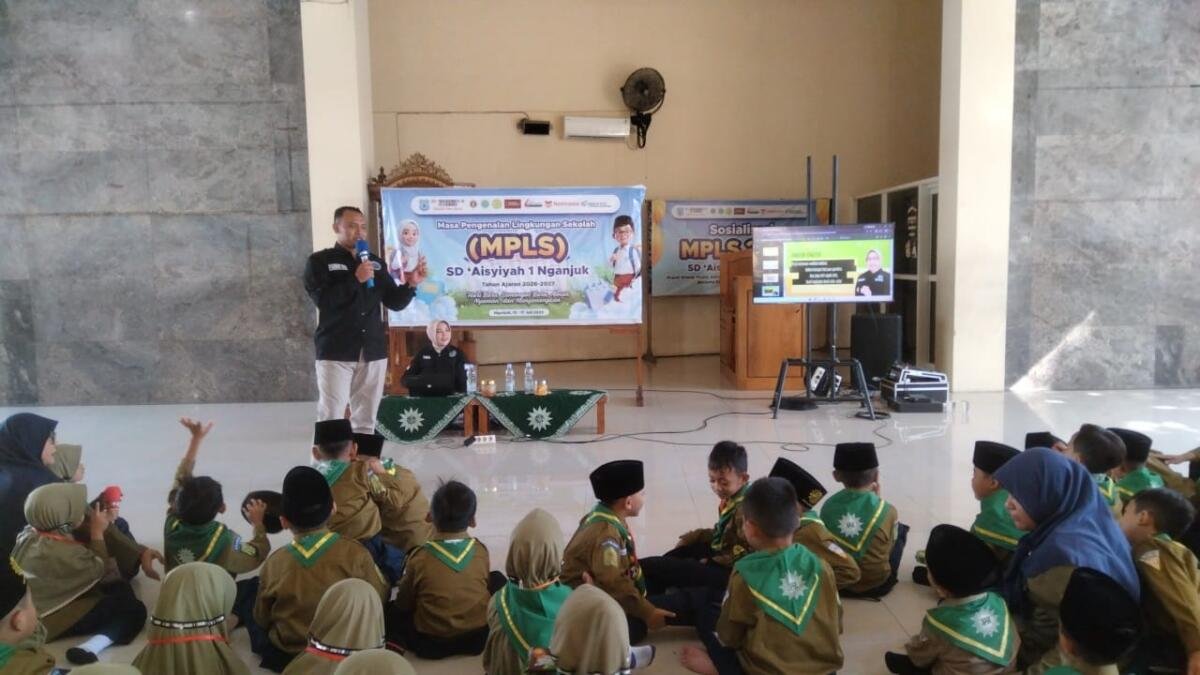 Hari Kelima MPLS Ramah, SD Aisyiyah 1 Nganjuk Gandeng BNN Edukasi Bahaya Narkoba bagi Siswa Baru
