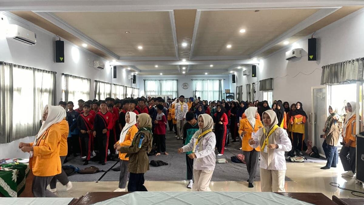 Siswa Baru SMKS Muhammadiyah 4 Glenmore Antusias Ikuti Pengenalan Senam Jingle FORTASI