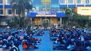 Senam Anak Indonesia Hebat dan PBB Bentuk Disiplin Murid Baru Smamda Sidoarjo