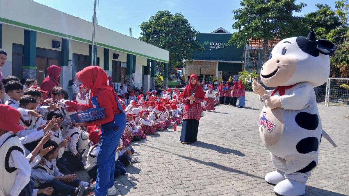 Ada Sapi Lucu di SD Almadany, Cimory Yogurt Goes to School Edukasi Pentingnya Gizi Sehat