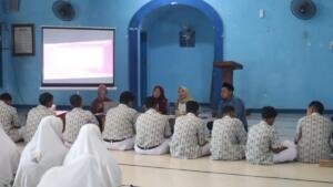 Bekal Menatap Masa Depan, Siswa MAM 9 Al Mizan Ikuti Seminar Kesehatan Reproduksi dan Pencegahan Pernikahan Anak