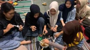 Buah Belimbing Disulap Jadi Sabun Alami, Ini Inovasi KKN T 26 Umsida