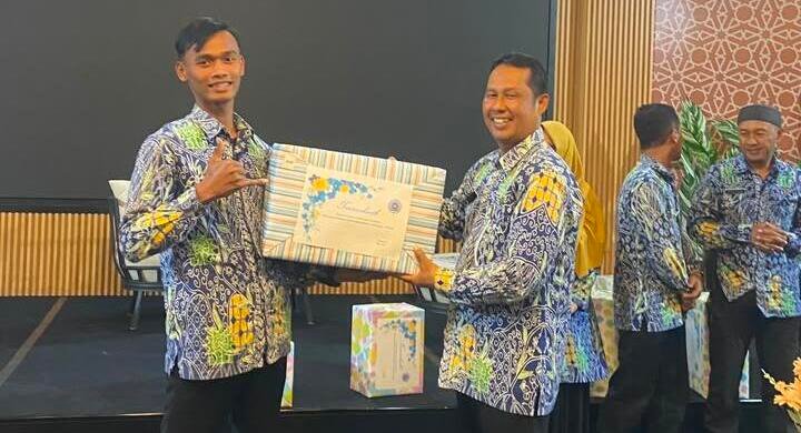 Perkuat Komitmen Kinerja, SMK Muhammadiyah 7 Gondanglegi Beri Reward Guru Berprestasi dalam Sukses SPMB 2026